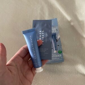 Summer Fridays mini jet lag mask